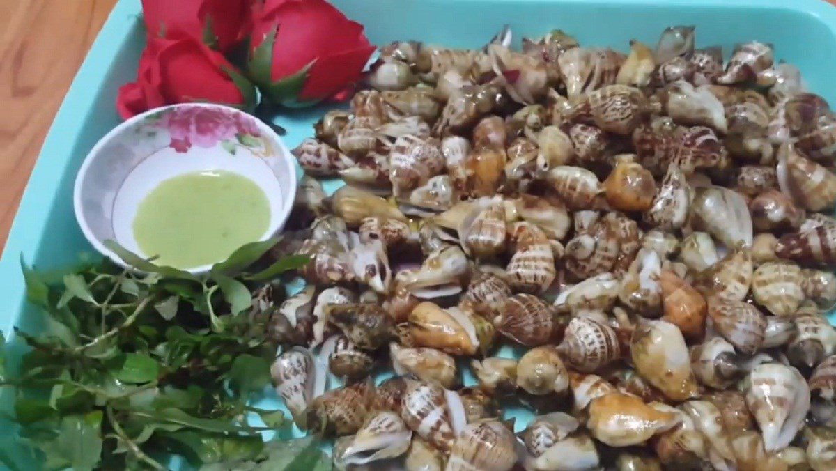 Jumping Snails Stir-fried with Butter and Garlic