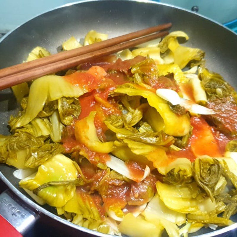 Step 4 Stewing Carp with Sour Pickles Carp Stewed with Sour Pickles