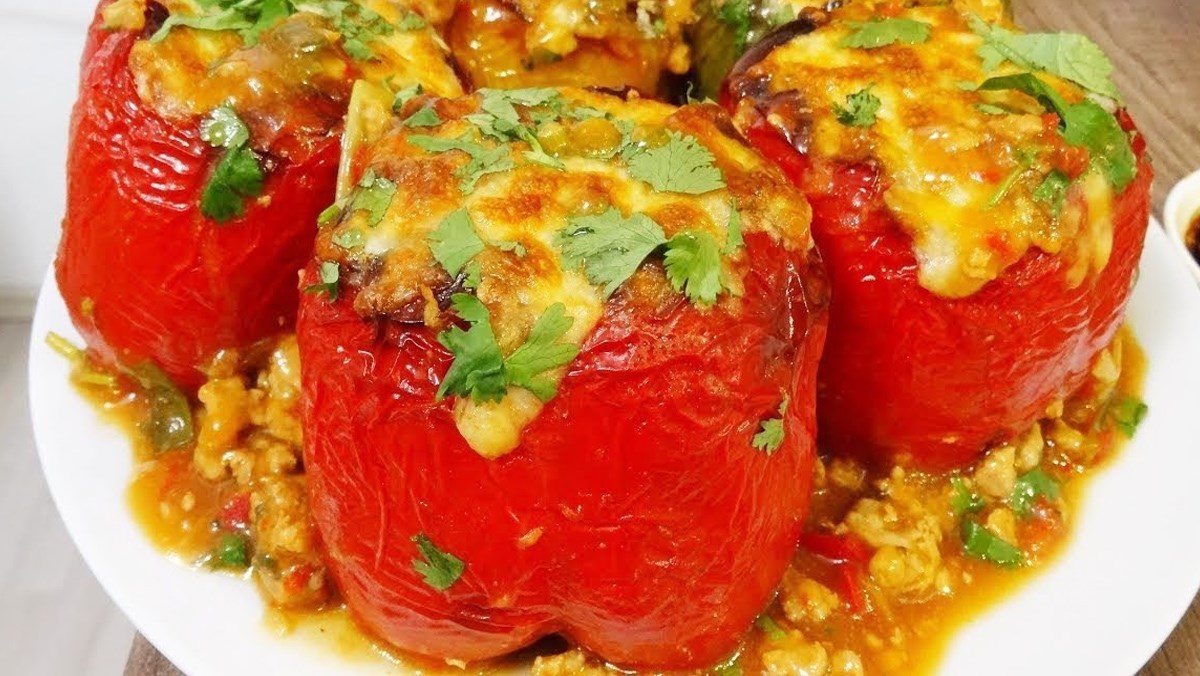 Grilled stuffed bell peppers with cheese