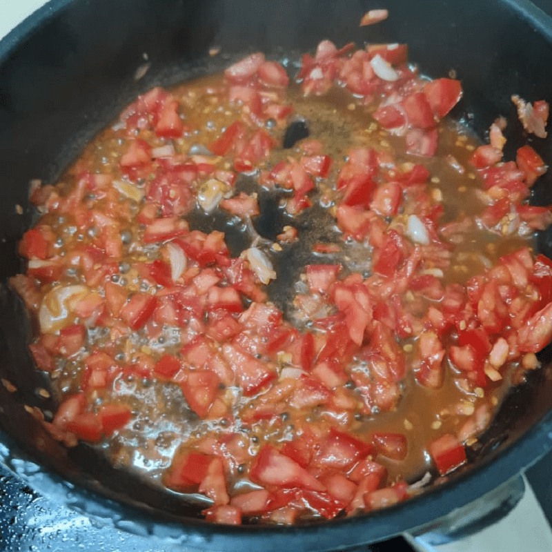 Step 3 Stir-fry mushrooms with tomatoes Tomato sauce mushrooms