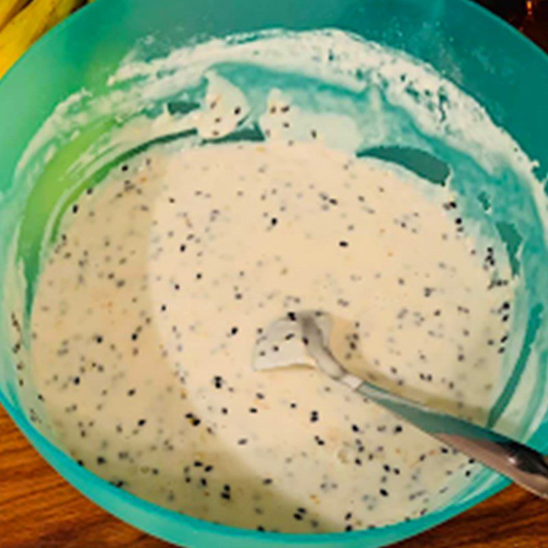 Step 2 Mix the flour for Fried Banana Cake with Sesame using Mixed Flour