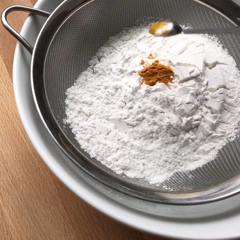 Step 3 Preparing the batter for frying the cake Crispy rice cake