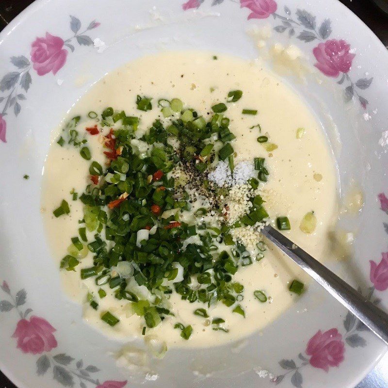 Step 3 Mix the batter for fried anchovies using batter for deep frying