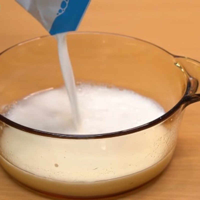 Step 1 Mixing jelly powder for Coconut Jelly with Fresh Milk