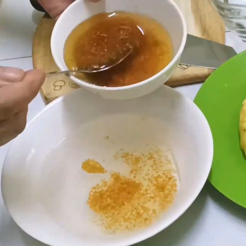 Step 1 Mixing oil and vinegar for Mixed sprouts