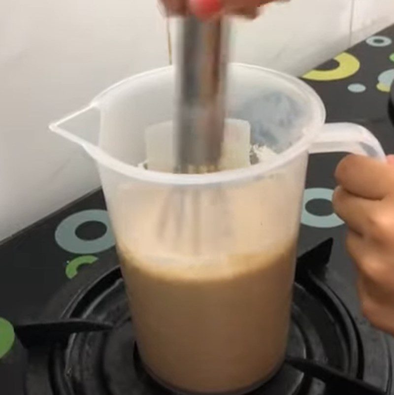 Step 3 Mix the mixture with tea extract Phuc Long Milk Tea