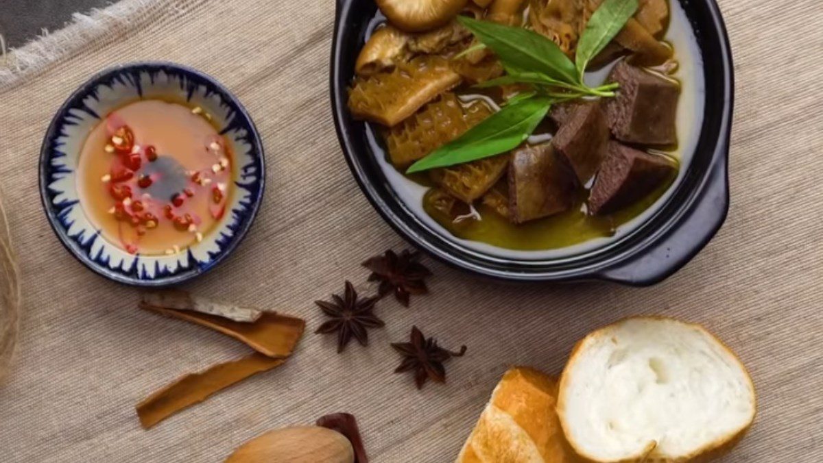 Beef intestine stew with pressure cooker