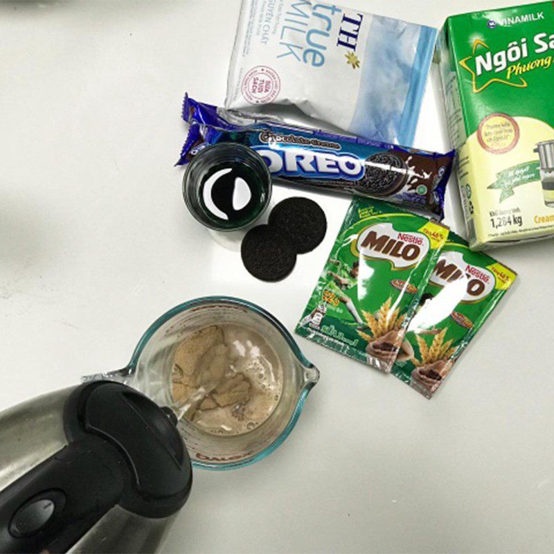 Step 1 Prepare Milo for Mint Oreo Ice Blend