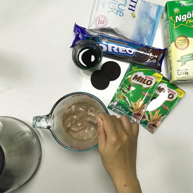 Step 1 Prepare Milo for Mint Oreo Ice Blend