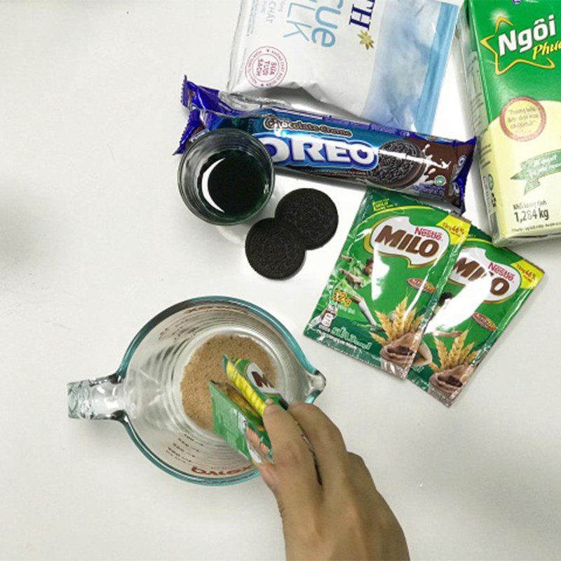 Step 1 Prepare Milo for Mint Oreo Ice Blend
