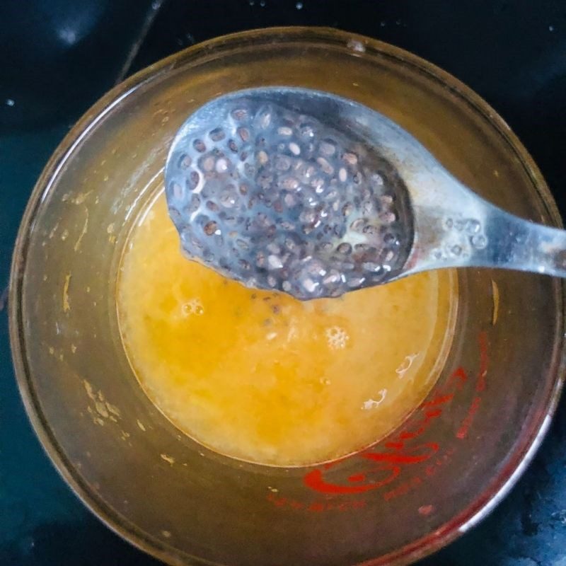 Step 3 Chia seed orange juice Squeezed orange chia seeds