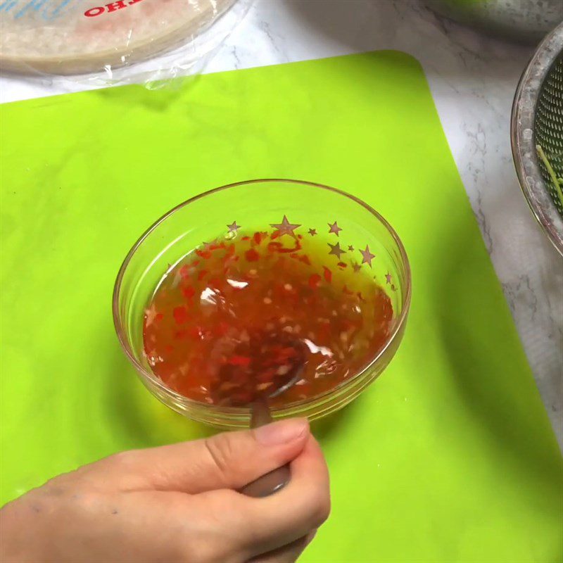 Step 4 Prepare dipping sauce for spring rolls with rice paper