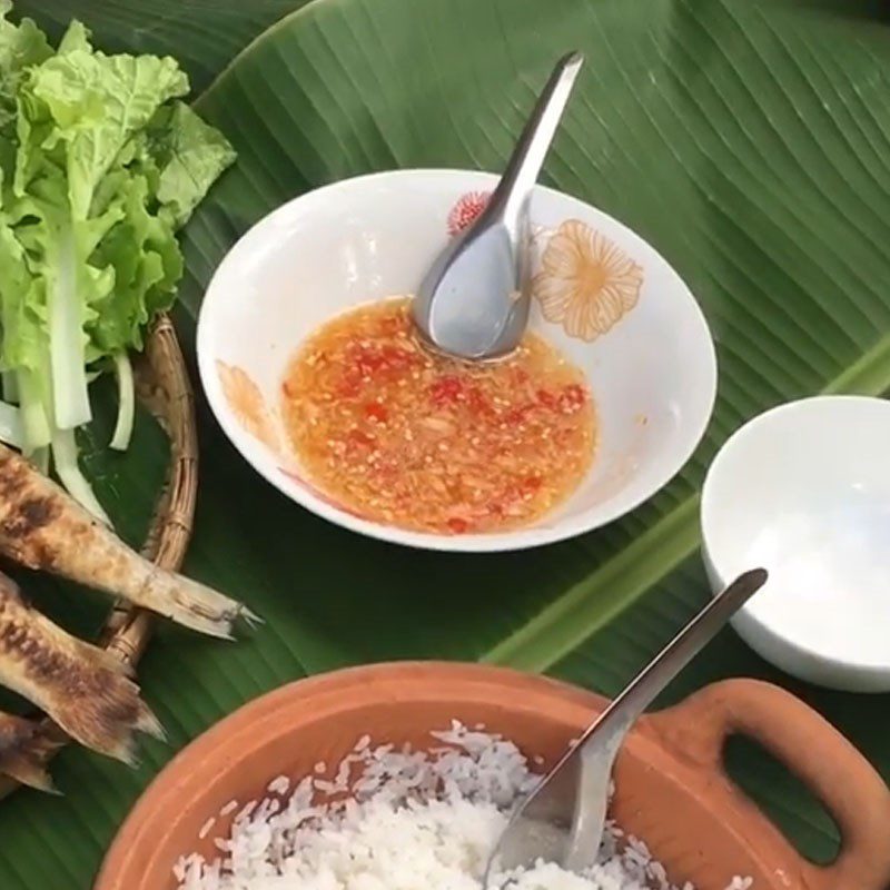 Step 4 Prepare the dipping sauce for grilled fish