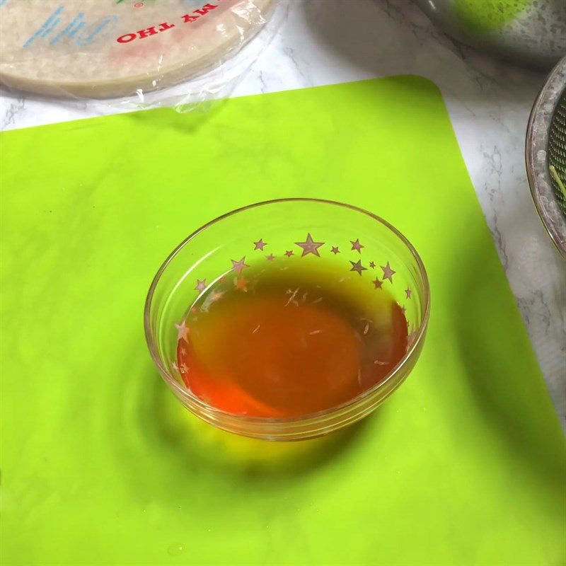 Step 4 Prepare dipping sauce for spring rolls with rice paper