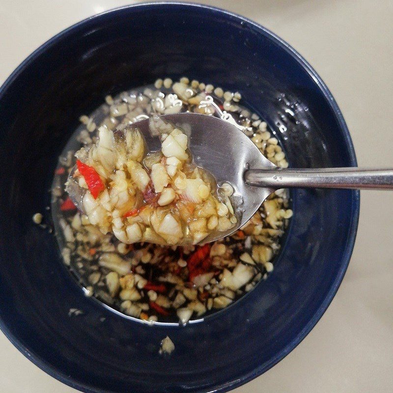 Step 3 Make the fish sauce Dried fish with garlic and chili