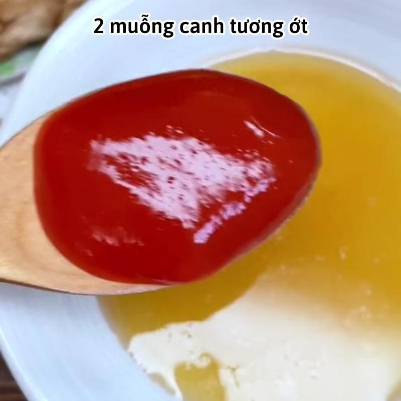 Step 3 Prepare the sauce Minced meat stir-fried with lemongrass and garlic