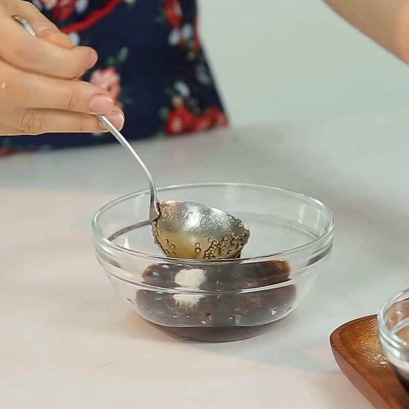 Step 3 Prepare the sauce for Soy Sauce Chicken