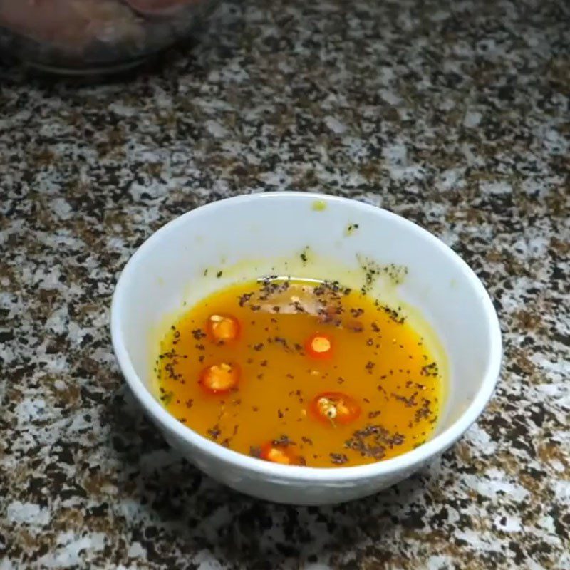 Step 2 Mix the marinade for the fish Catfish braised with turmeric