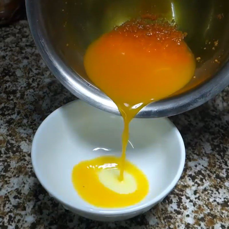 Step 2 Mix the marinade for the fish Catfish braised with turmeric