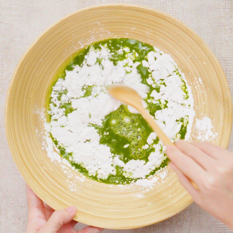 Step 3 Mix the green batter Green mung bean cake