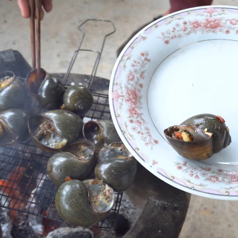 Step 3 Grilling Snails Black Pepper Grilled Snails