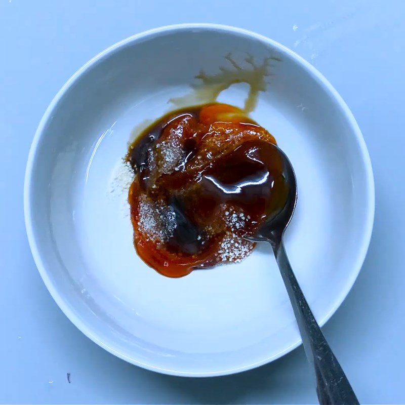 Step 3 Make the spicy sauce Soft tofu with enoki mushroom sauce, chicken thigh mushroom