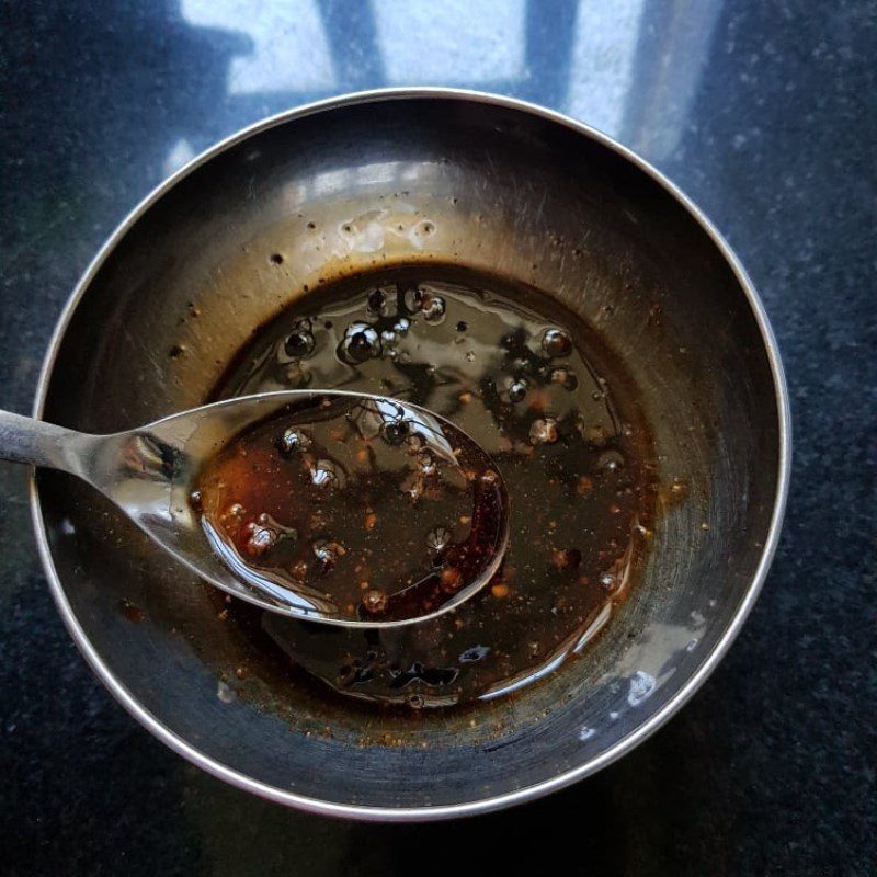 Step 1 Prepare black pepper sauce for grilled beef