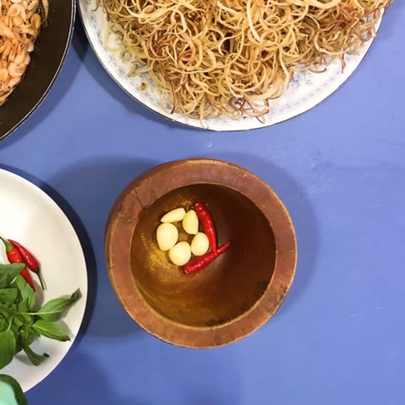 Step 3 Prepare the salad dressing for banana flower salad with shrimp