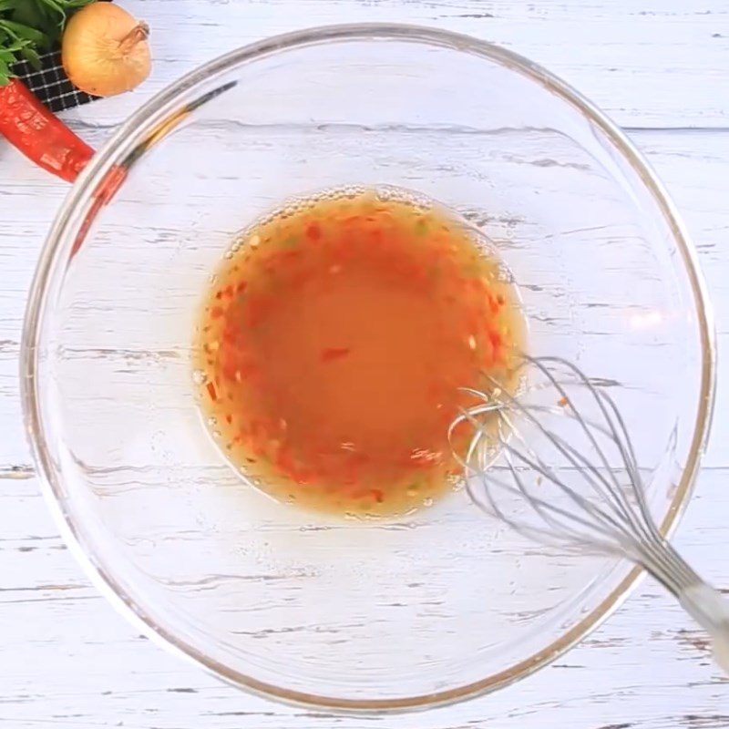 Step 4 Prepare the sauce and mix the ingredients Seafood noodle salad