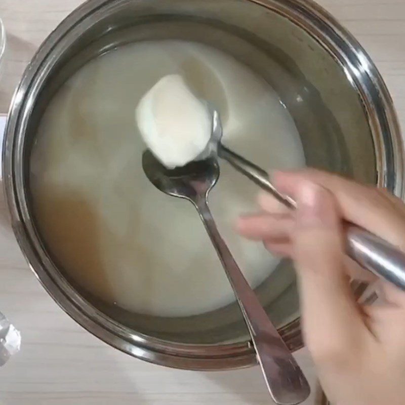 Step 2 Mixing the yogurt starter Yogurt from breast milk