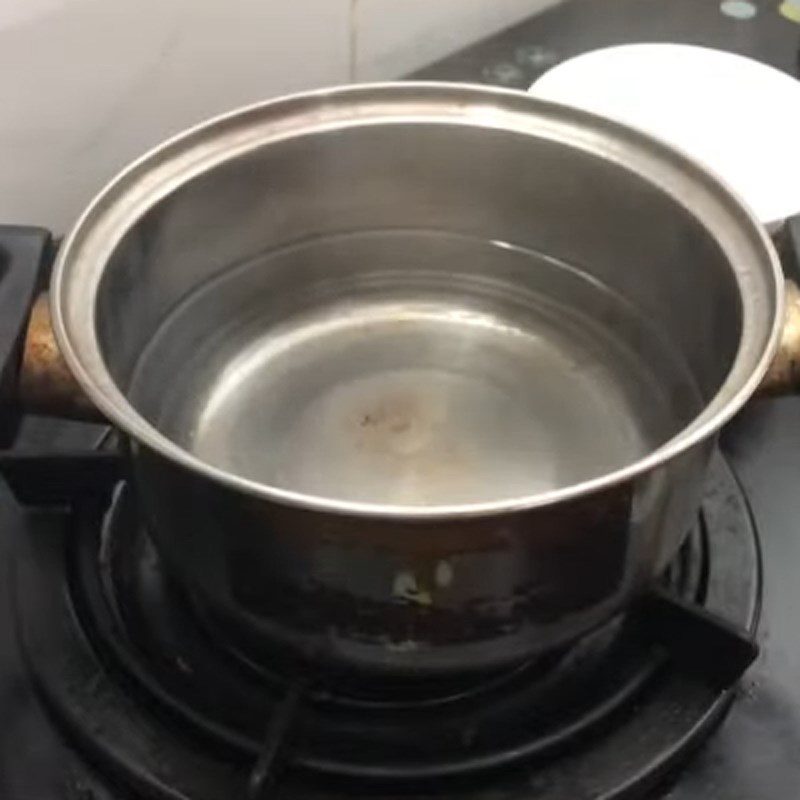 Step 1 Brew and steep Phuc Long milk tea