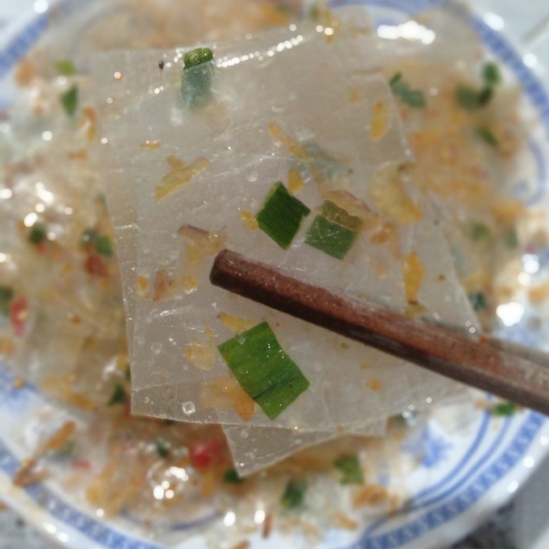 Step 2 Purple onion and making scallion oil for mixed rice paper with shrimp floss