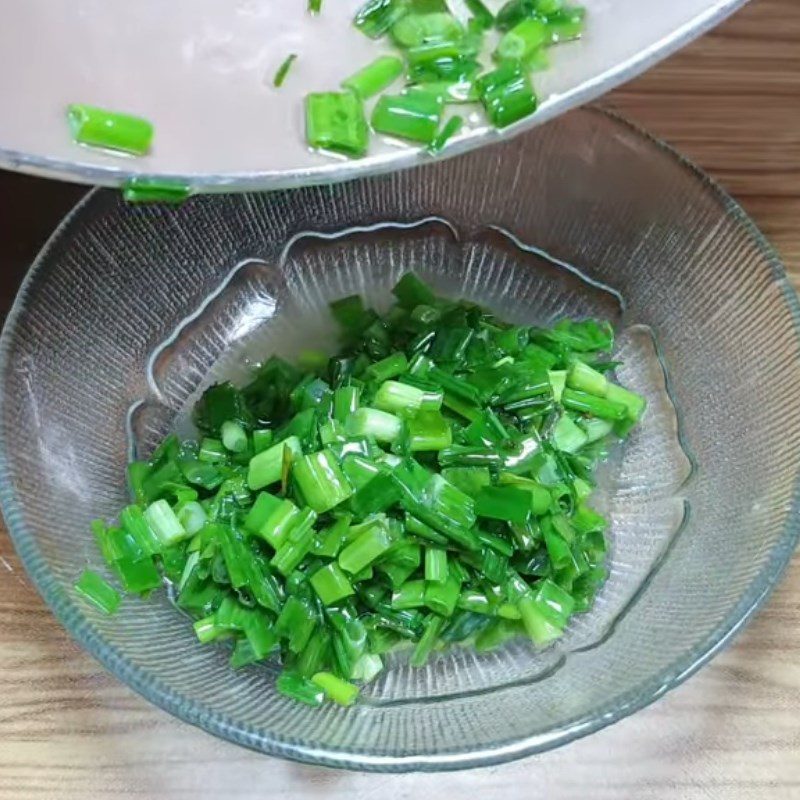 Step 2 Make scallion oil for mixed rice paper with scallion oil and satay