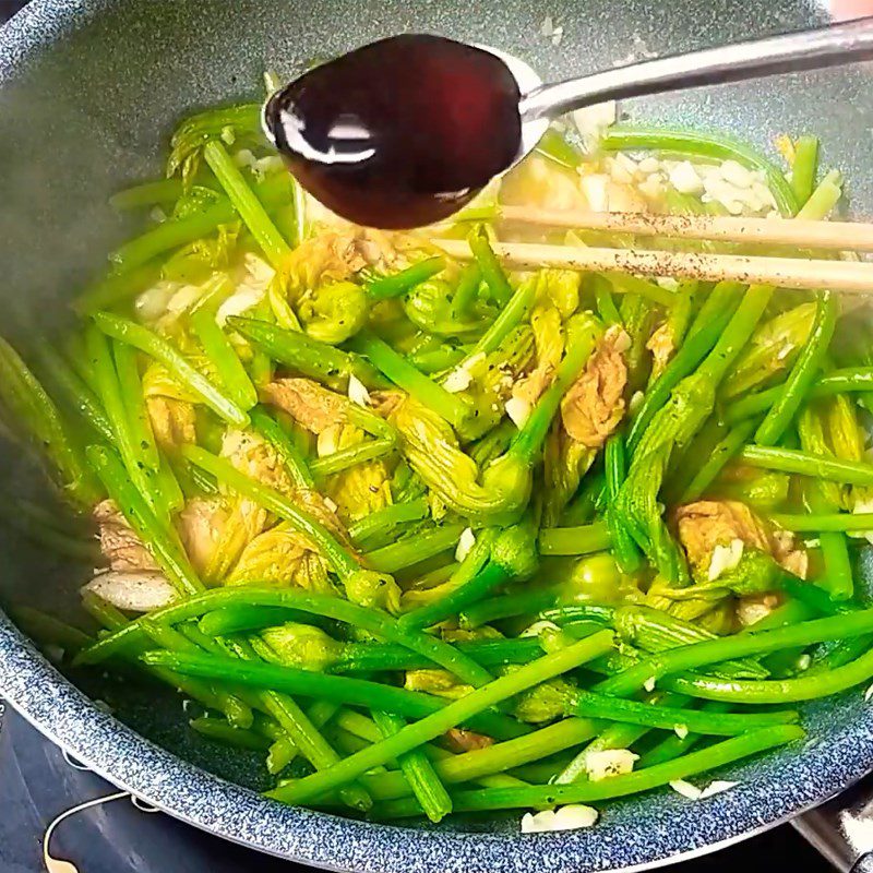 Step 2 Fried Garlic and Squash Blossoms Fried Squash Blossoms with Garlic