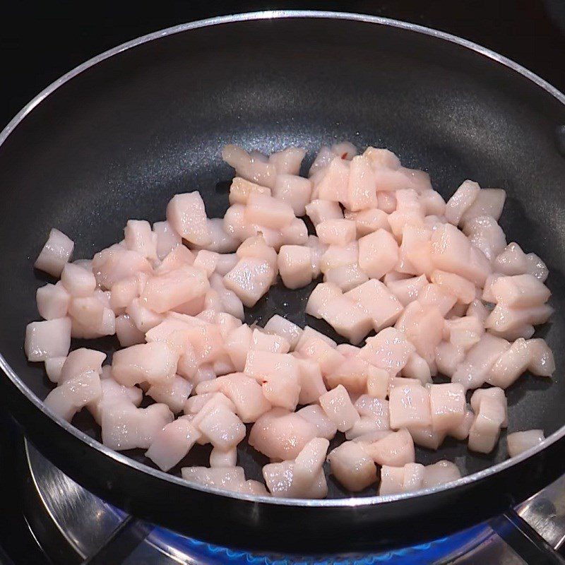 Step 3 Rendering fat for grilled squid with onion oil