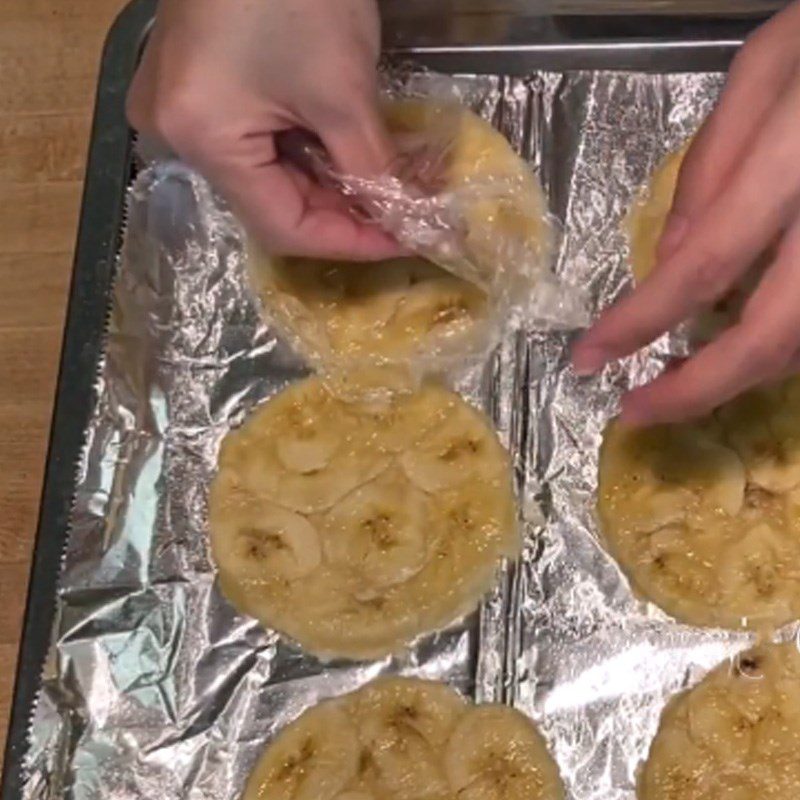 Step 4 Dry bananas Banana rice paper pressed