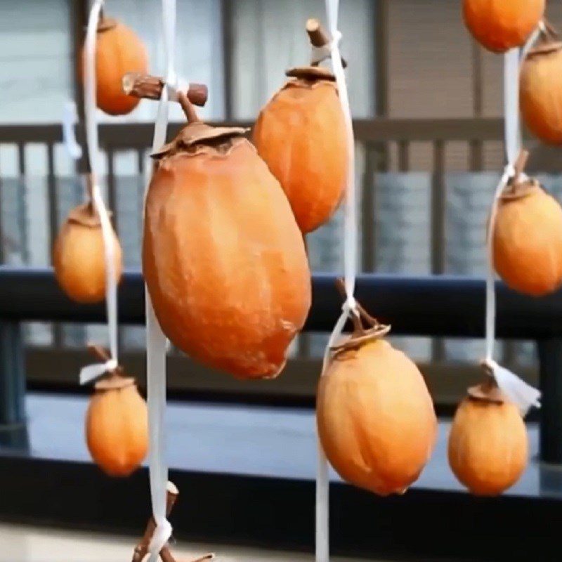 Step 4 Massage the persimmons Wind-dried persimmons