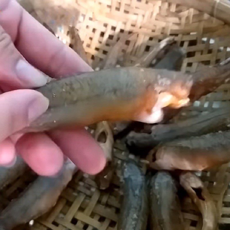 Step 3 Drying Dried goby fish