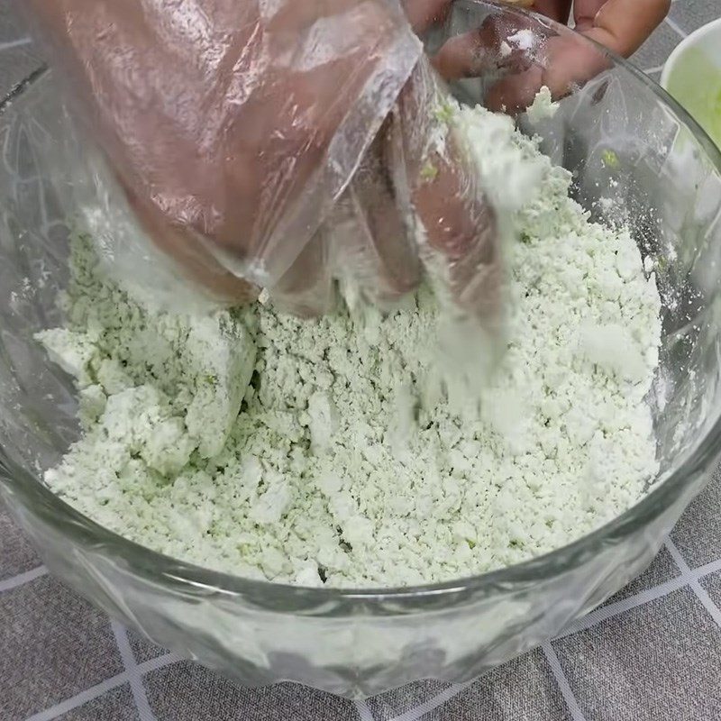 Step 4 Mix the flour for Phuc Linh cake