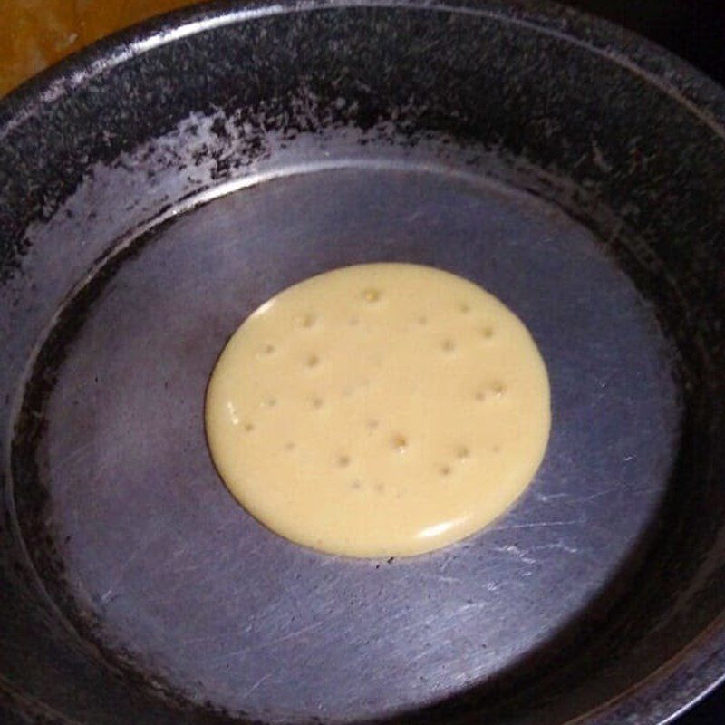 Step 3 Frying the cake Bánh phèn la