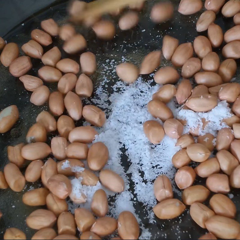 Step 2 Roast the glutinous rice flour for Cotton Candy