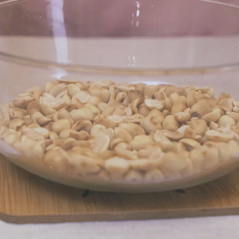 Step 1 Roast and peel peanuts Sugar-free weight loss peanut butter