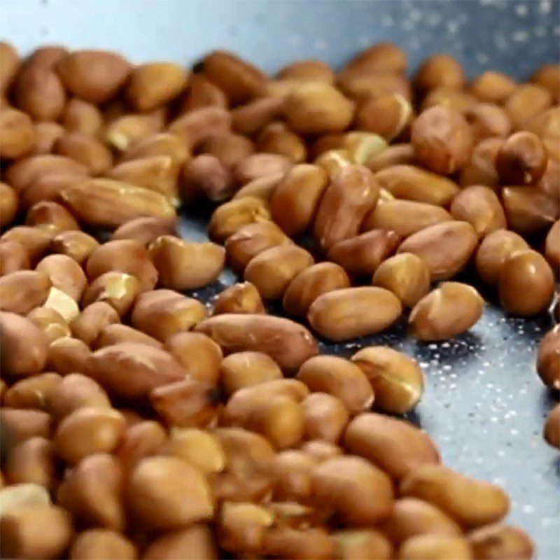 Step 5 Roasted Peanuts for Brown Rice Noodles with vegetables and beef