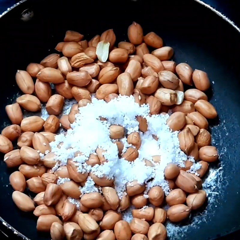 Step 2 Roast peanuts Grilled scallops with onion oil