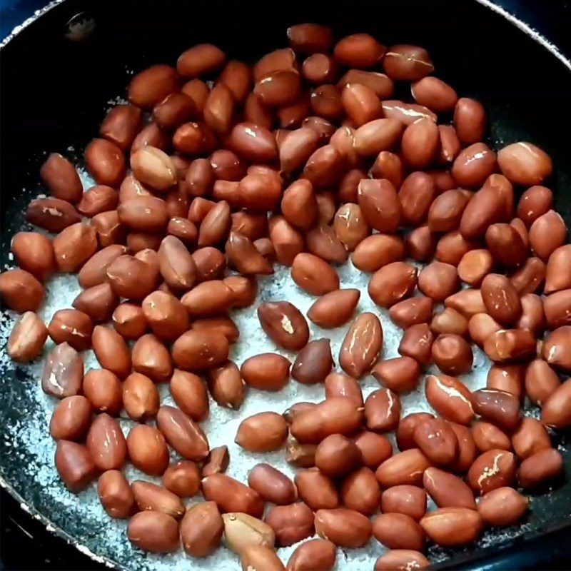 Step 2 Roast peanuts Grilled scallops with onion oil