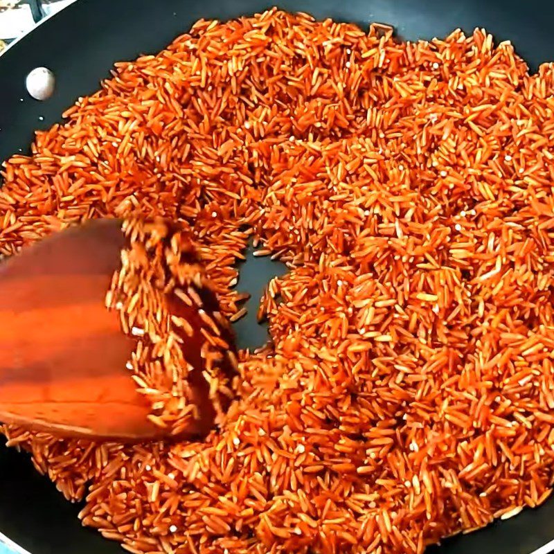 Step 2 Roast brown rice Brown rice candy with sesame