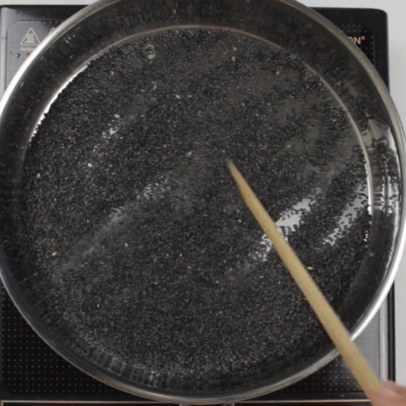 Step 2 Roasted black sesame How to make black sesame filling