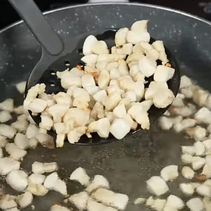 Step 2 Fry Pork Fat Mixed Rice Paper Cracklings