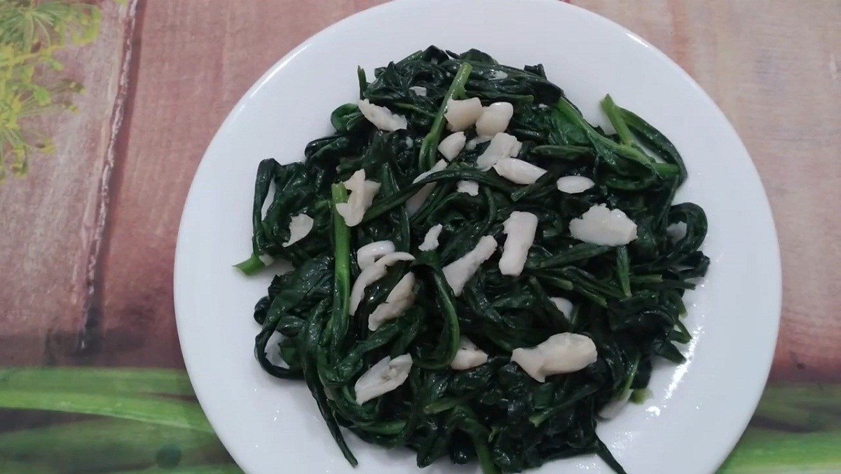 Stir-fried Dandelion with Garlic