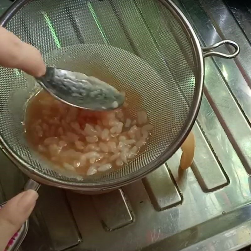 Step 4 Sieve the porridge Tomato porridge